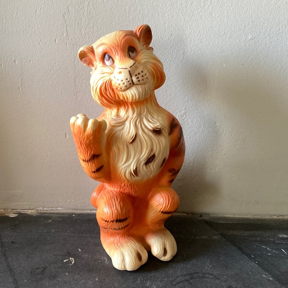 Vintage Esso Humble Oil Tiger Plastic Gas Station Bank circa 1960s